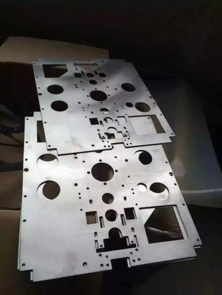 冲压工艺与产品设计知识 毛刺、材料与模具材料的综合解析